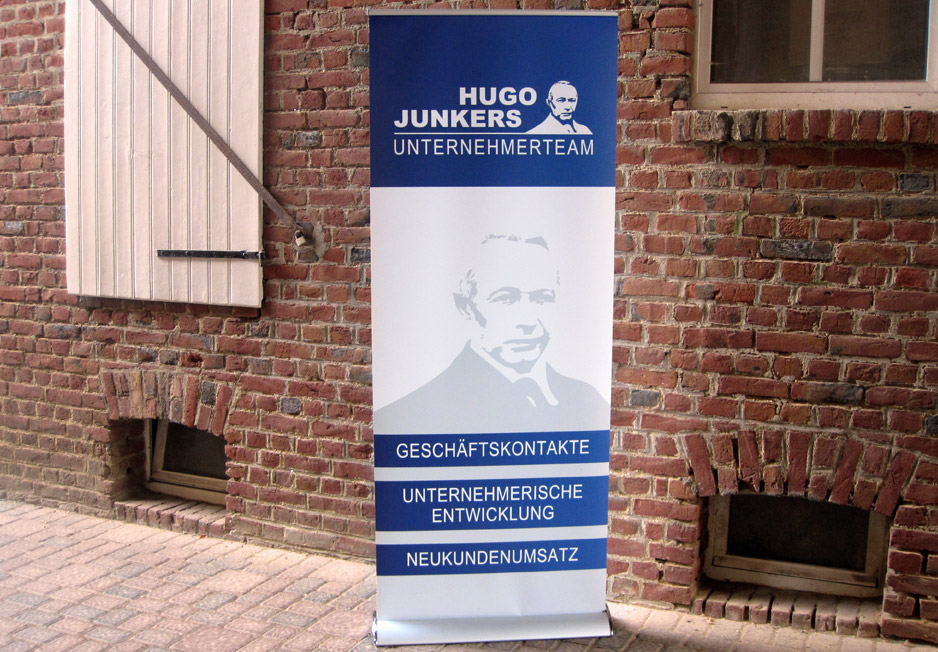 Roll Up für das Unternehmerteam Hugo Junkers.