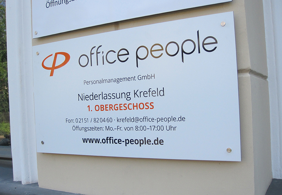 Firmenschild für Personalmanagement office people in Krefeld