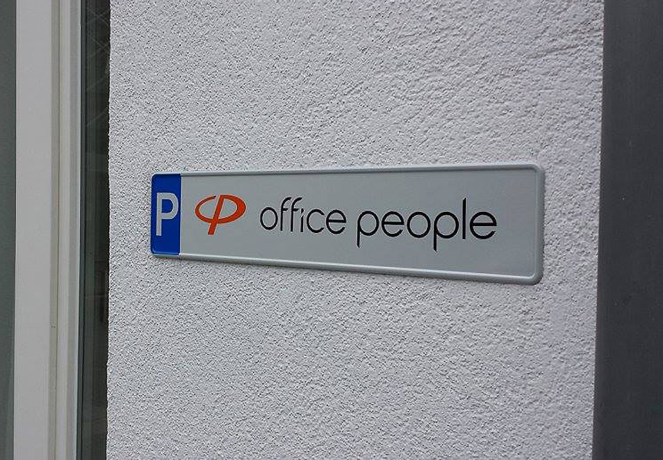 Parkplatzschild für office people in Mönchengladbach