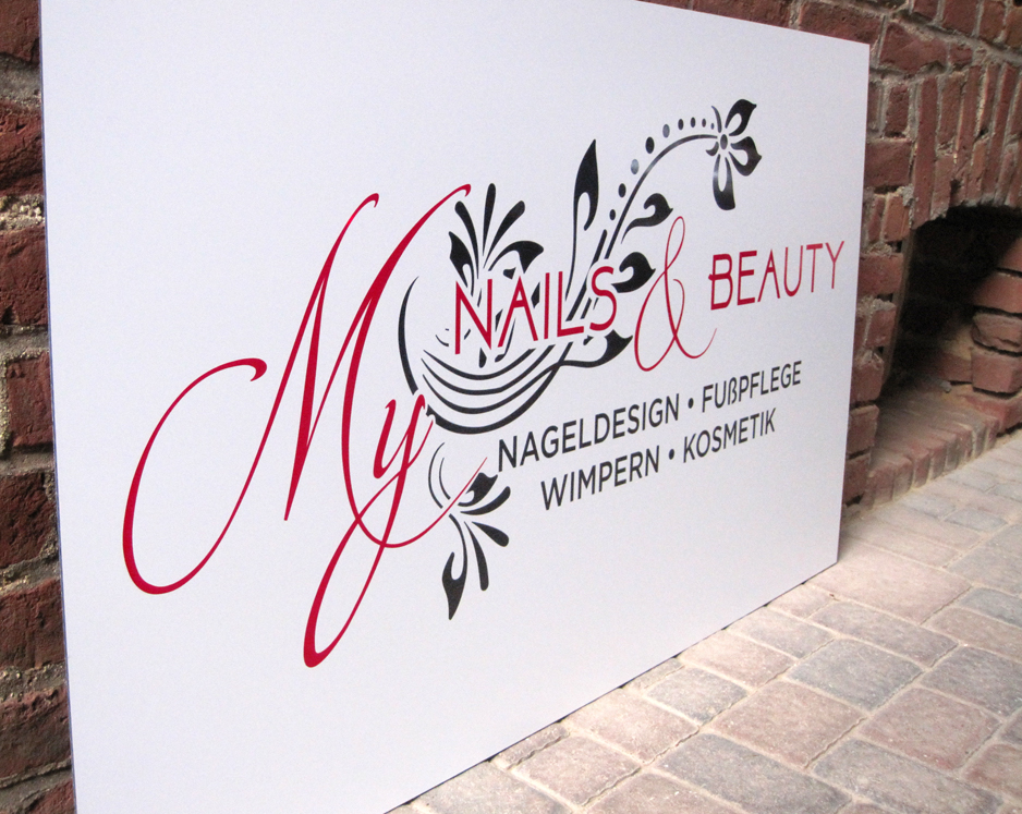 Nails and Beauty Schild in Viersen von Sixwasnine aus Grevenbroich