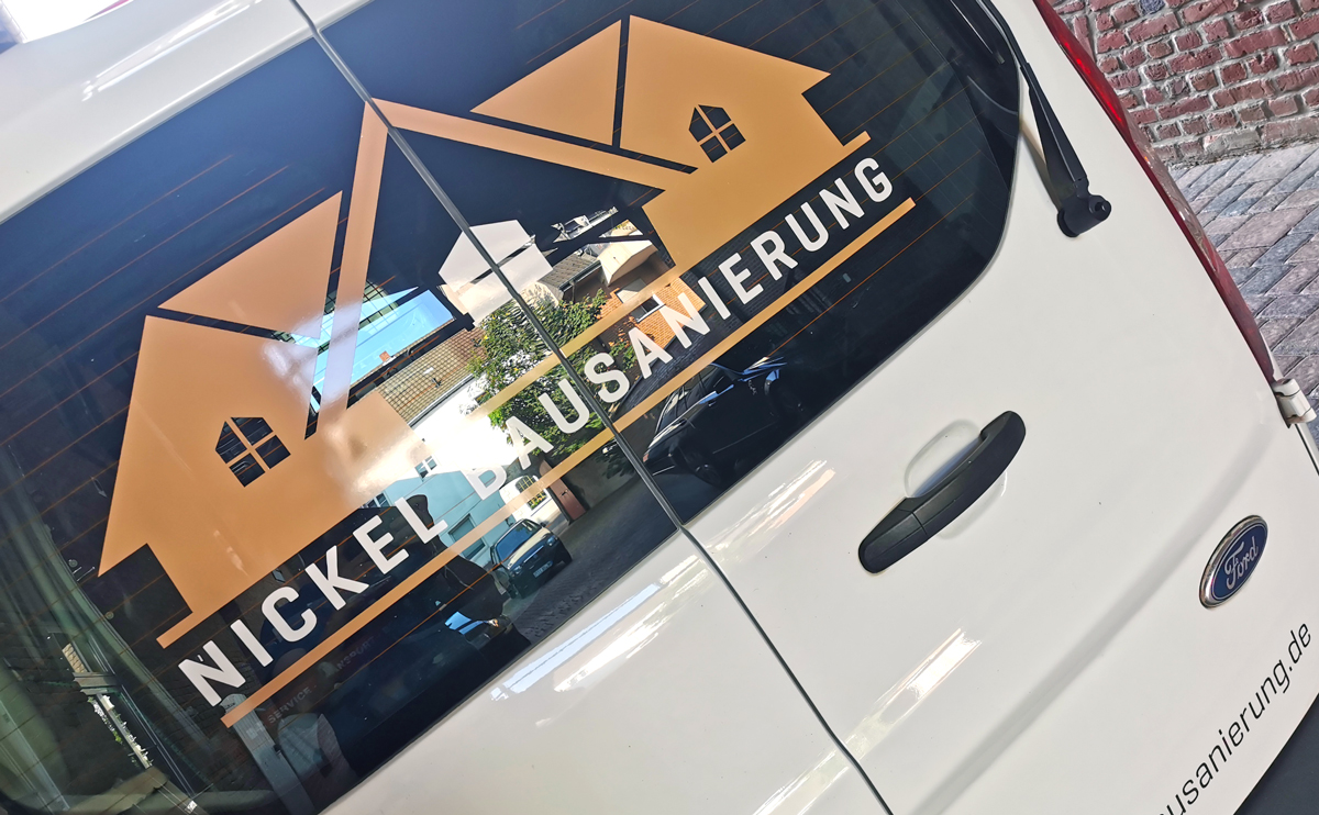 Autobeschriftung auf eine Ford Transit Connect für Nickel Bausanierung aus Mönchengladbach